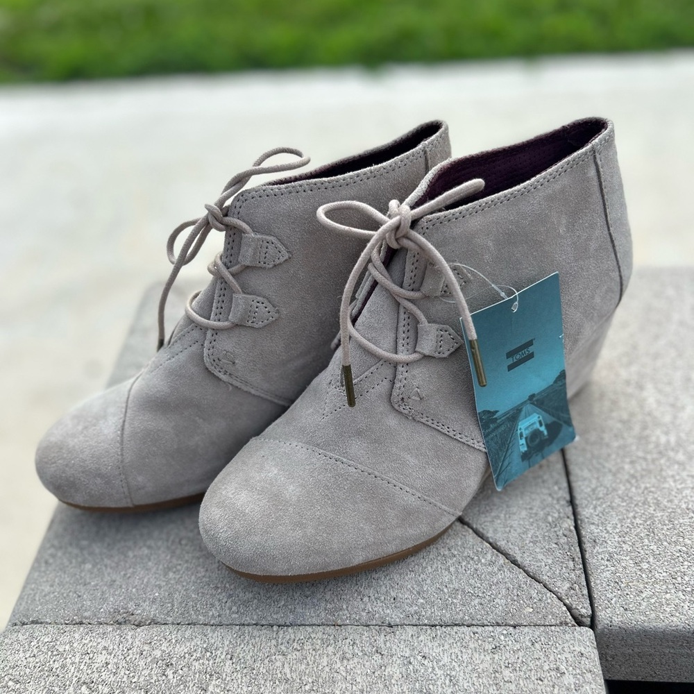 TOMS Kala Heeled Wedge Boot Booties Desert Taupe Suede Gray 11